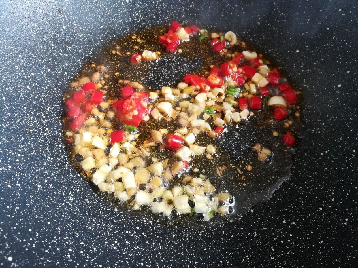 鸡身上不可多得的“宝贝”,肉贩子总会偷偷留下,懂行的人常吃