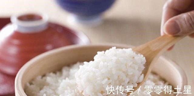 大米|蒸米饭千万不要只放清水,南方老保姆教你一招,米饭香甜又松软!