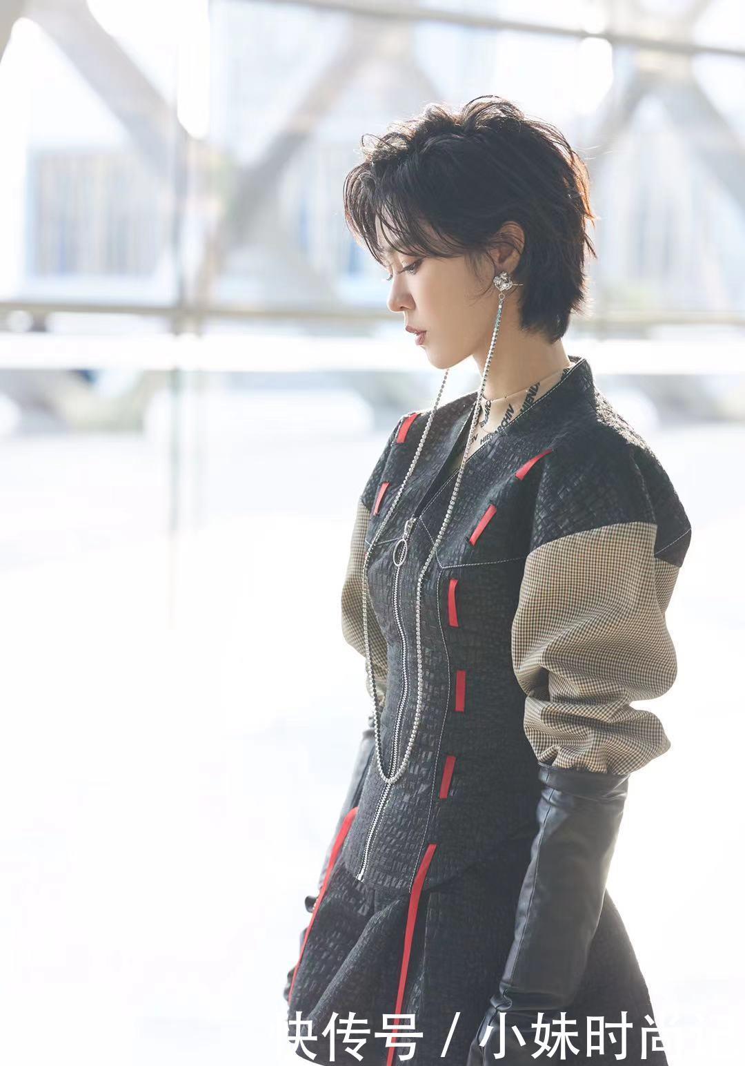 春天学郁可唯的穿搭,显腿长显气质,到哪都是焦点