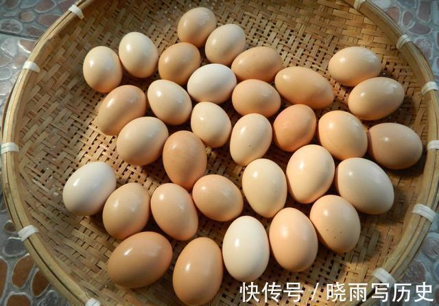 毛蛋|鸡蛋、鸭蛋、鹅蛋、鹌鹑蛋,哪种更健康?医生:这3种蛋建议少吃