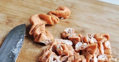 所谓的“最脏”菜肴,医生们基本不吃,许多妇女则视之为美味