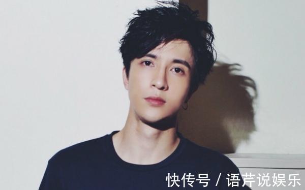 同台,谁注意到薛之谦三个细节暴露个人修养