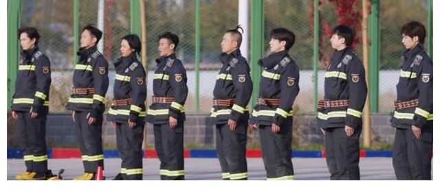 《滚烫人生》寓教于乐,8位哥哥团魂燃烧,白举纲2次犯错队友受罚