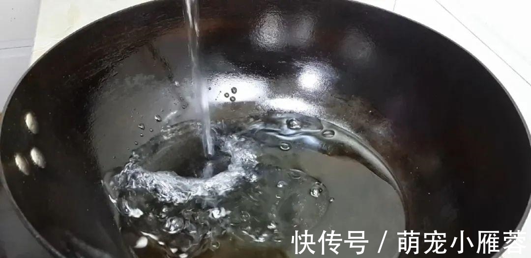 面粉不要烤面包了,教你简单一做,个个空心鼓泡,比吃蛋糕还过瘾