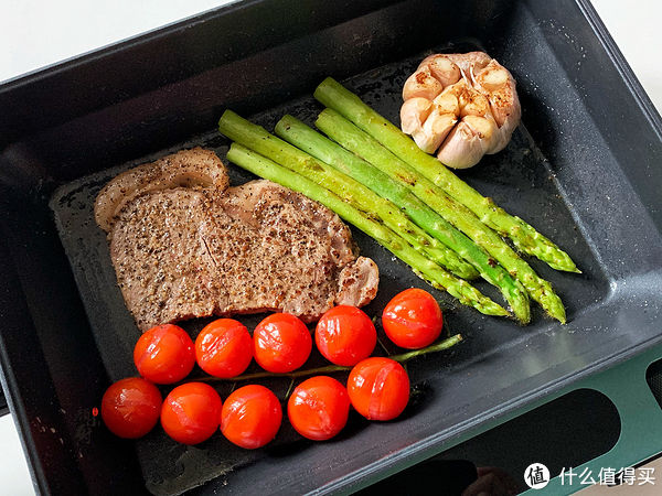 颜小厨|煎牛排时,万万不可直接下锅就煎,多加这一步,牛排鲜嫩更好吃