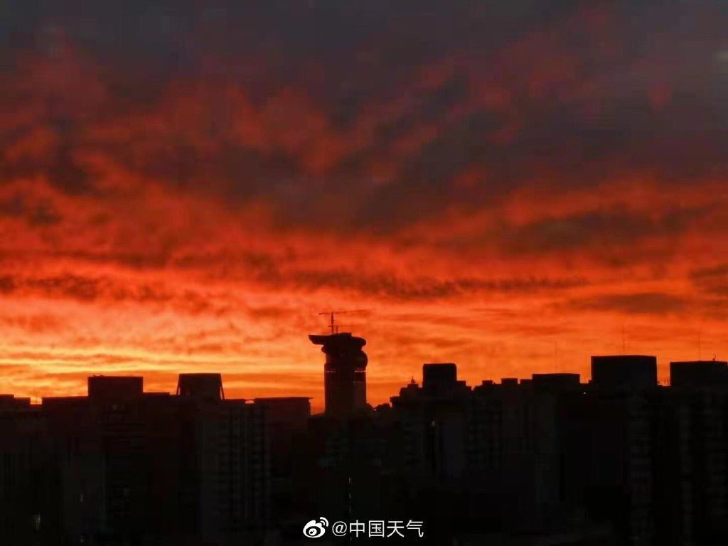 天际|太美了！北京朝霞染红天际