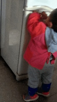 |搞笑GIF:这辈子最后一次过生日了吧,都过出阴影了