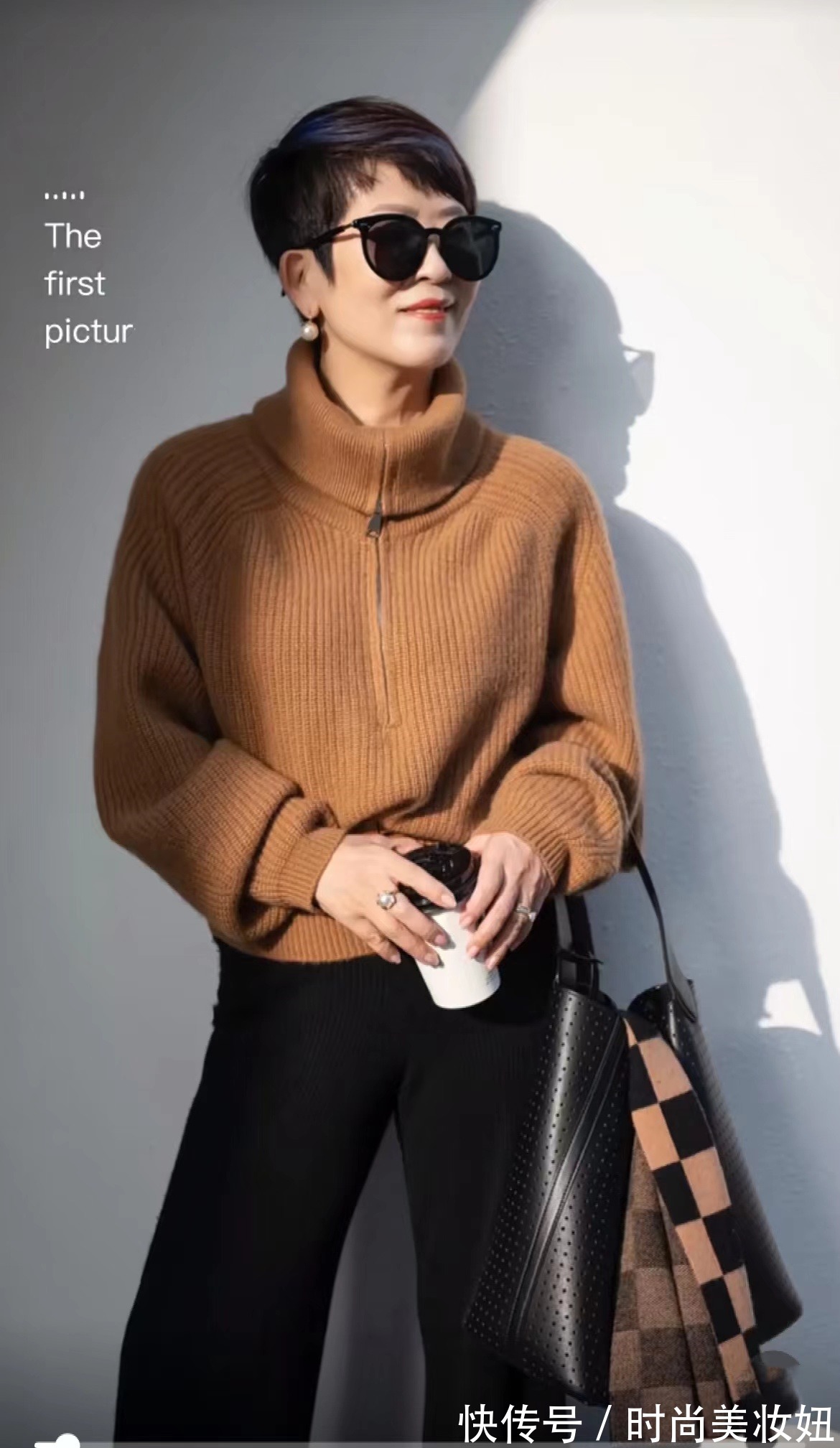 针织衫|这才是60岁女人该有的模样,靠穿搭赢得体面,气质真高级