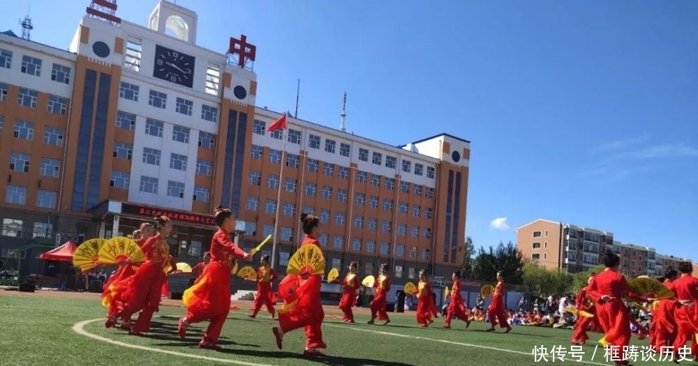  华诞|《关注》张扬青春活力 献礼新中国七十华诞