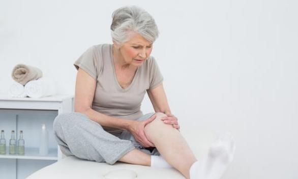 小腿抽筋|肝不好的人，晚上睡觉时常见4个“表现”，一发现赶紧去检查下！