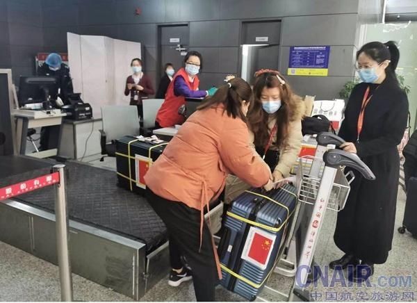 首都航空抗击疫情积极行动 为援非医疗队出行保驾护航