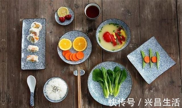 小矮个|女生初潮来临后会停止长个?不要早于此年龄,否则多半是小矮个