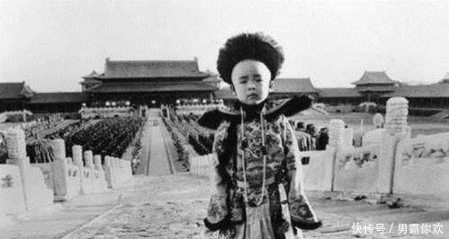 别闹|溥仪出狱后,去看望老太监,太监大喊3个字,溥仪脸红别闹了