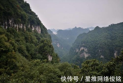 张家界|贵州版的张家界景区：山峰险峻景色迷人，三面环水备受游客喜爱