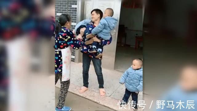 老二|三胞胎争着要爸爸抱，不要奶奶抱还和奶奶吵架，宝爸表示很无奈