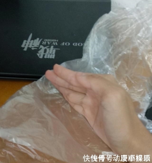 洁厕灵|日本动漫太扯淡，徒手把碳捏成钻石，网友们纷纷玩起了梗