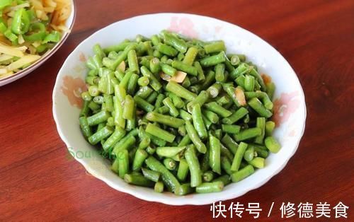 儿子收到录取通知书,晚餐四道家常菜,邻居怪不得你家孩子低调