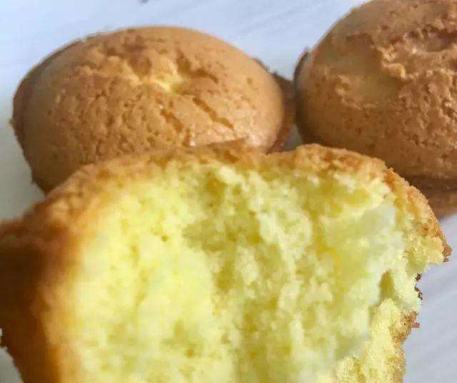 泡打粉|原来风靡大街的脆皮蛋糕做法这么简单，只要三步，早餐就做好了