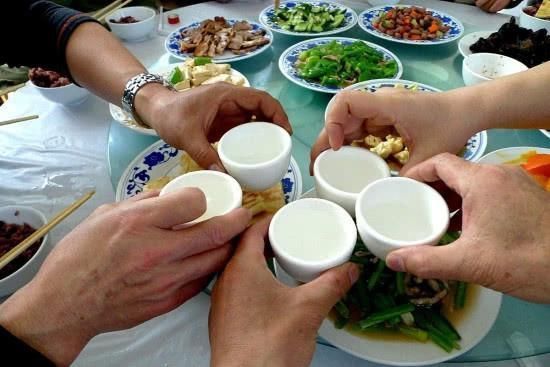 液态法|招待贵客时,酒瓶身上若有“这行字”,就别拿出来了,免得尴尬