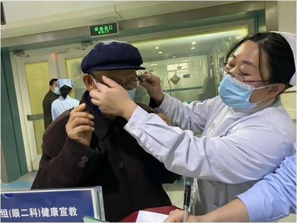 服务站|济南市第二人民医院学雷锋志愿服务岗再添“新装备”