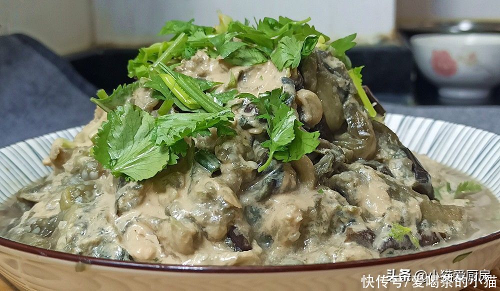 大蒜|茄子别再炒着吃了,试试这道手撕茄子,既开胃又解馋,好吃又下饭