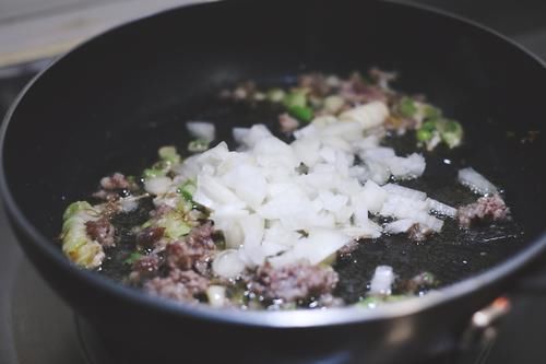  甜香|石锅嫩豆腐汤色泽诱人，甜香嫩滑，看着很红，辣度很低，满嘴回甘