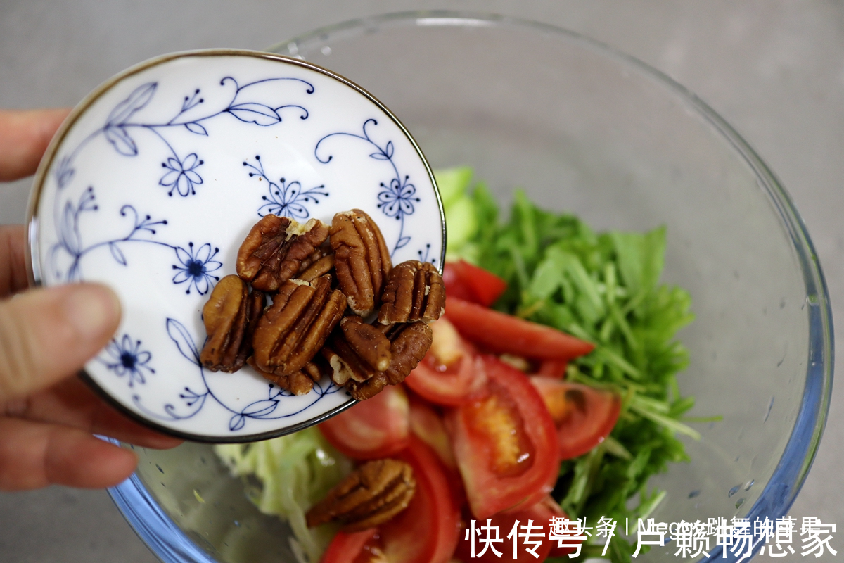 5分钟凉菜,香脆开胃,每天食用20克不显老,过30的女性要坚持