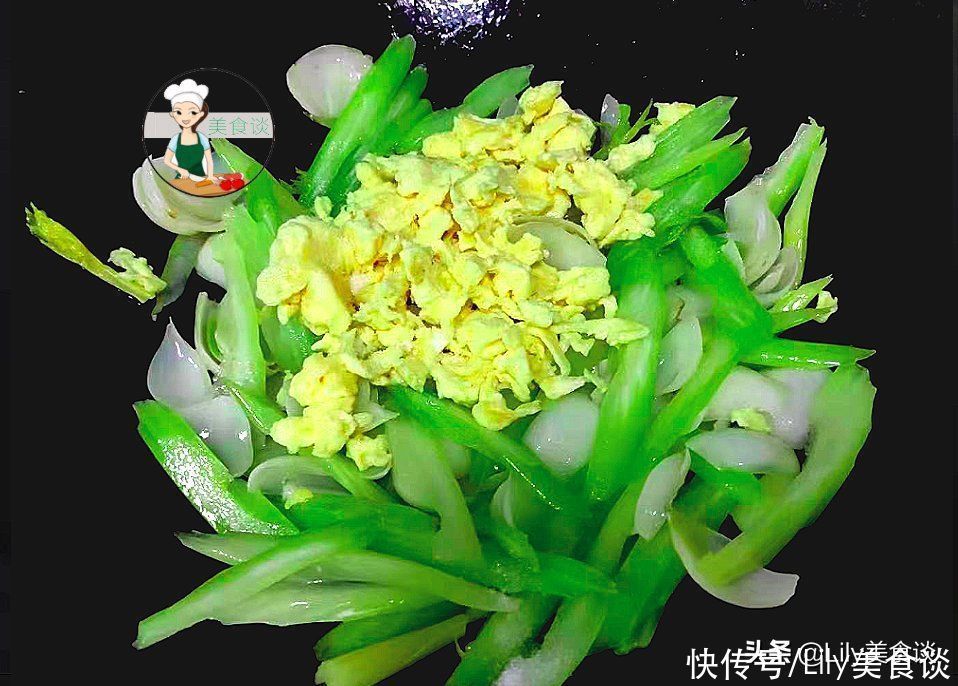 秋天，记得多吃这“一白一绿”，不放肉炒也很香，秋天吃它特养人