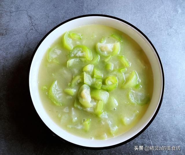 莲藕|夫妻俩的晚餐，2菜1汤只花了12元，荤素搭配吃得香，朋友：太省啦