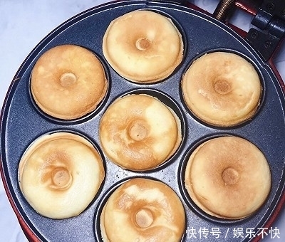 萌萌哒甜甜圈的做法