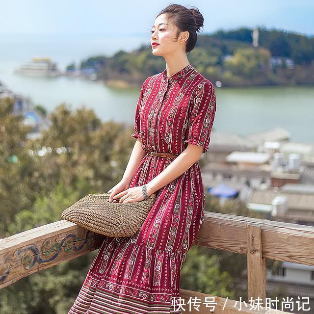 格子|清新婉约的连衣裙,这样穿让你够吸睛