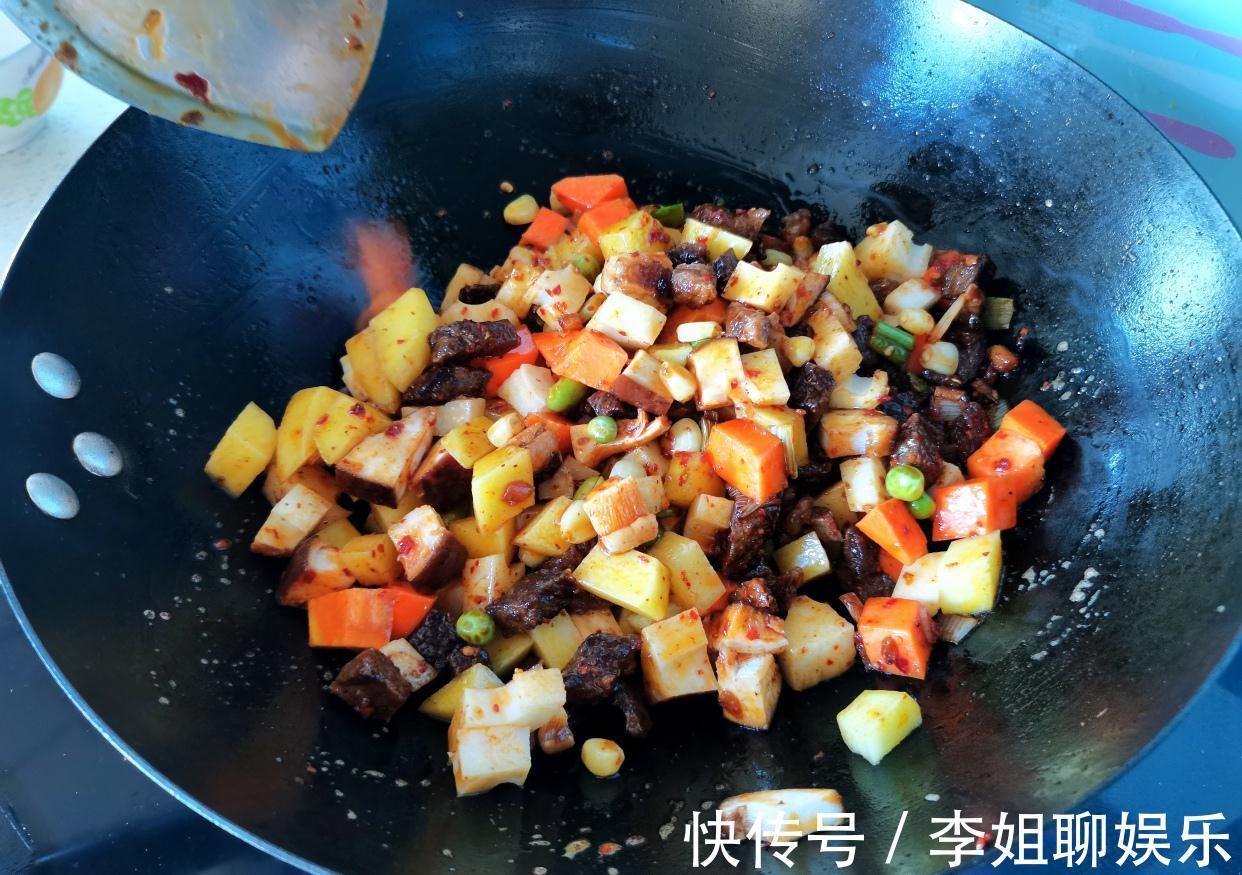 米饭试试这样吃，真的太香了，一次一盘不够吃，孩子超爱吃