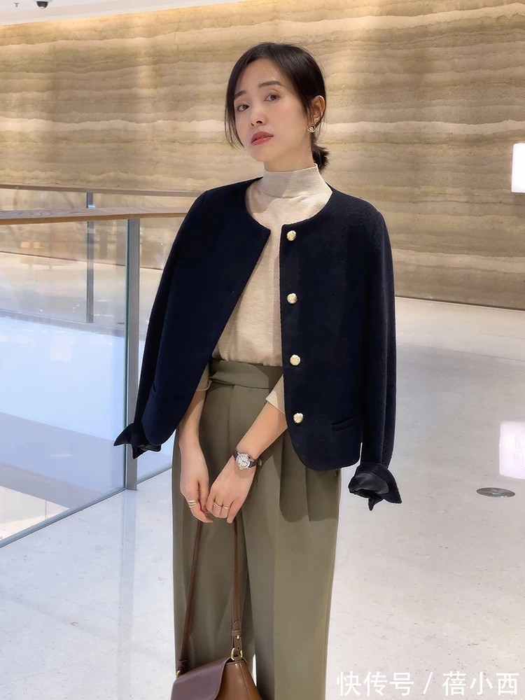 时髦|针织衫外面穿啥比较时髦?有这4款外套就够了,好看又能提升气质