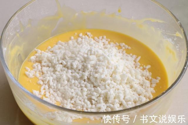 剩米饭也能做蛋糕加鸡蛋一起打发,口感软糯还有营养