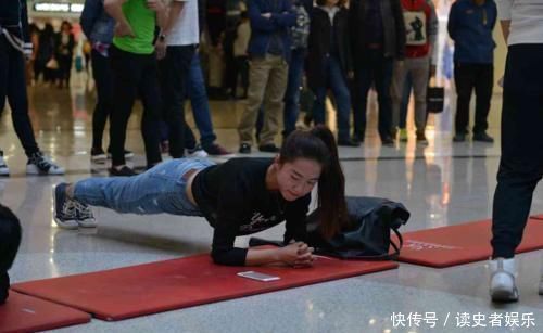 动作|平板支撑到底练什么的,是不是真的坚持两分钟和半小时没有区别