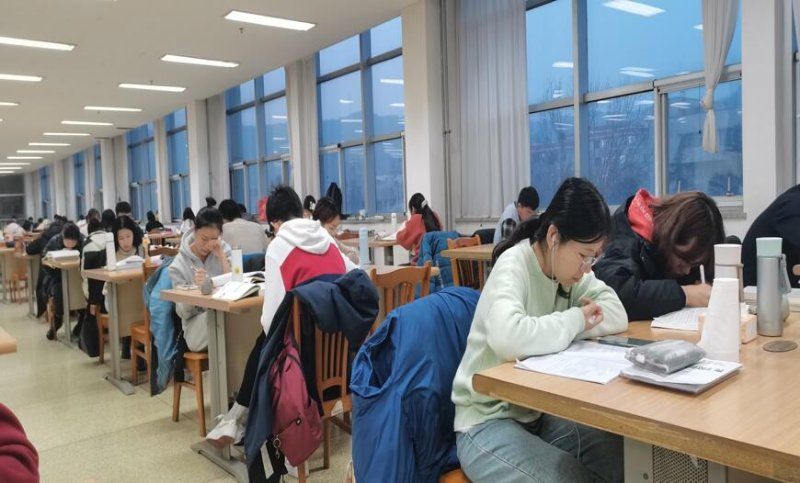 大学|暖心！鲁东大学为考研冲刺学子送上“考研上岸”棒棒糖