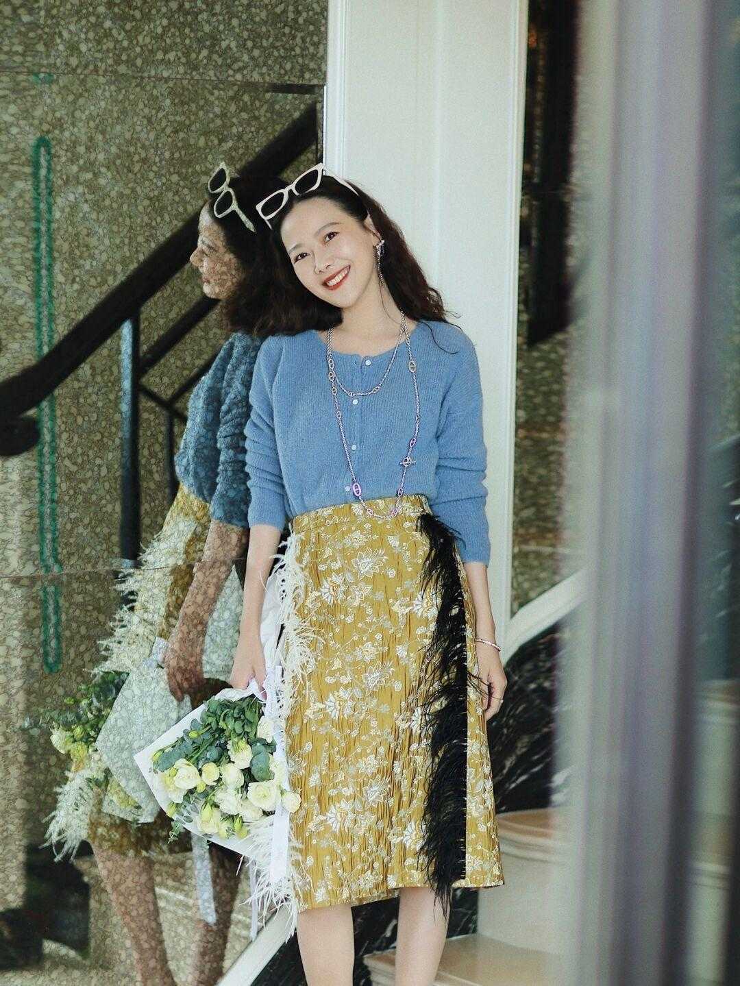 紧身 30+的女性朋友们来这里集合了!气质出众的初春轻熟造型,全在这