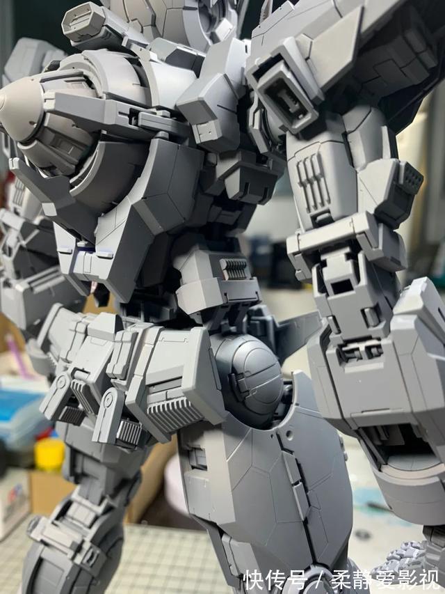 模型秀|高达模型秀:万代的PG能天使,作者超级认真