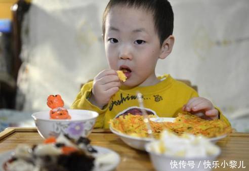 宝妈|1岁宝宝只吃保姆做的饭,宝妈好奇偷尝一口后,偷偷打电话报警