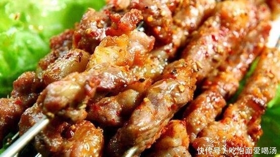 餐厅遇见顾客逃单,老板点了几下手机说道:不怕,会回来的