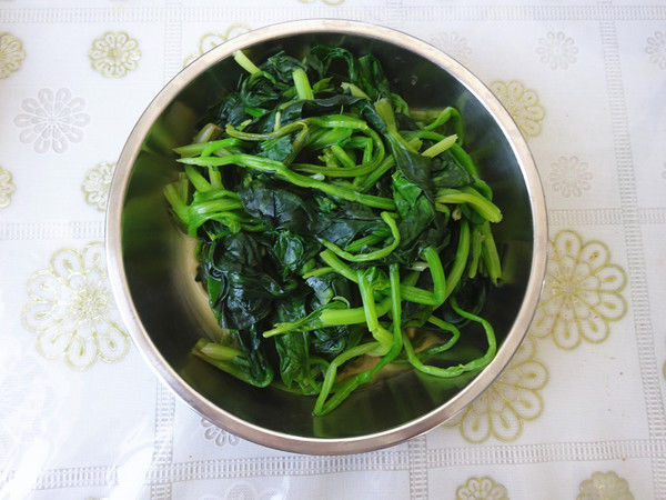 不管你有多懒,炒之前千万要把这种蔬菜焯水,否则吃了会伤身体