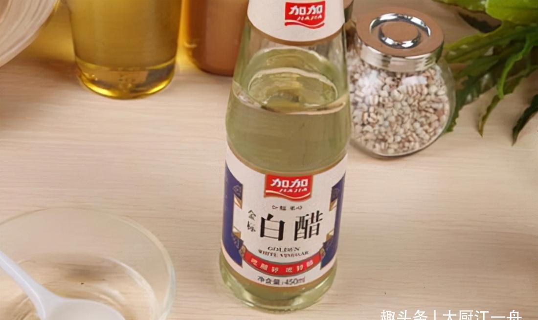 水煮鸡蛋，切记不要冷水下锅！教你这3招，蛋壳一碰就掉