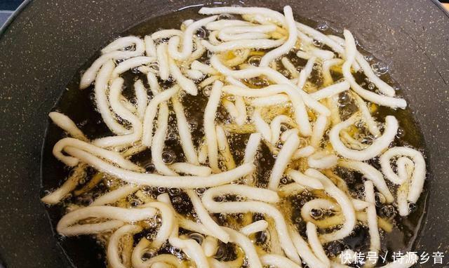 简单|小点心可以在家里做,简单易用,金黄甜,一口嘎梆脆