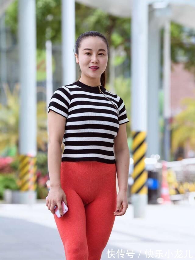 打底裤 青春靓丽的打底裤美女，彰显出潮流的气息，很有时尚气质