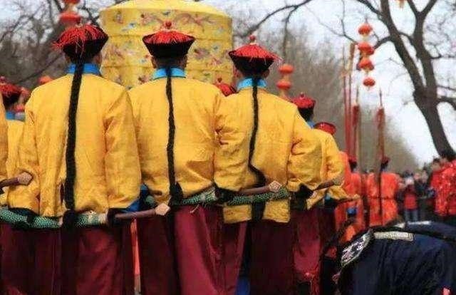 武器|侍卫可以接近皇帝,武艺高强还有武器,皇帝为何不怕他们刺杀