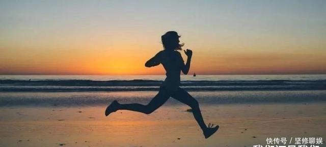 游泳|减肥效果突出的,不是跑步或游泳,可能是这项在家就能做的运动