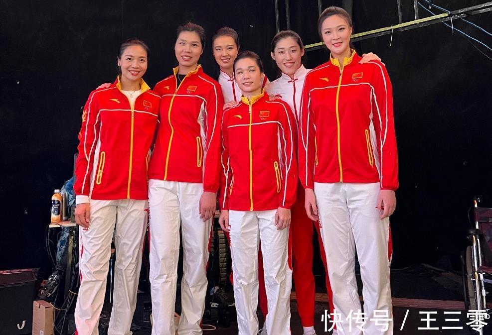 徐云丽|六位女排奥运冠军同框:惠若琪发福明显,张常宁魏秋月明艳动人!