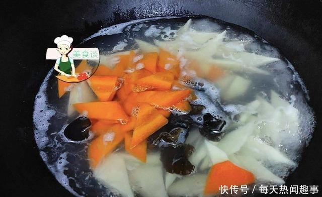 这三样素菜一起炒,秋天吃它特营养,我家一周吃3次,次次都光盘