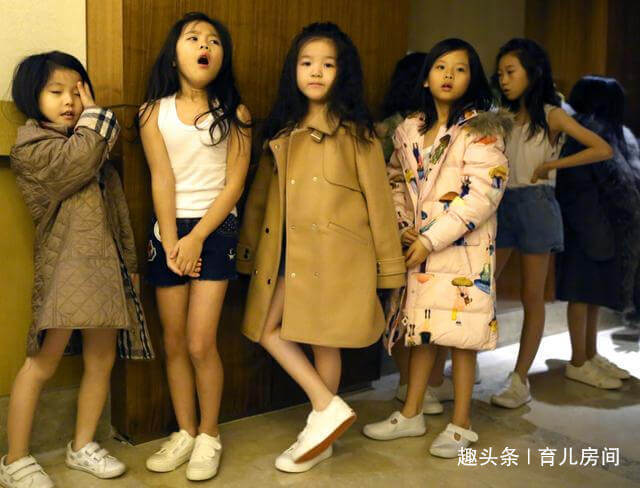 帽衫|看过幼儿园孩子午睡的样子,才知道有些衣服,真的很不适合孩子