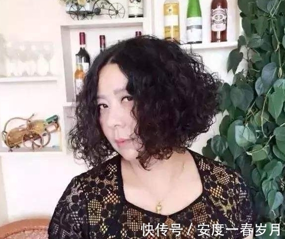 蓬松感 脸大脸圆女生三种发型要避开,不仅显胖更显丑,尤其是遮脸的发型